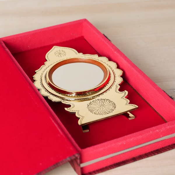 natural and artistic